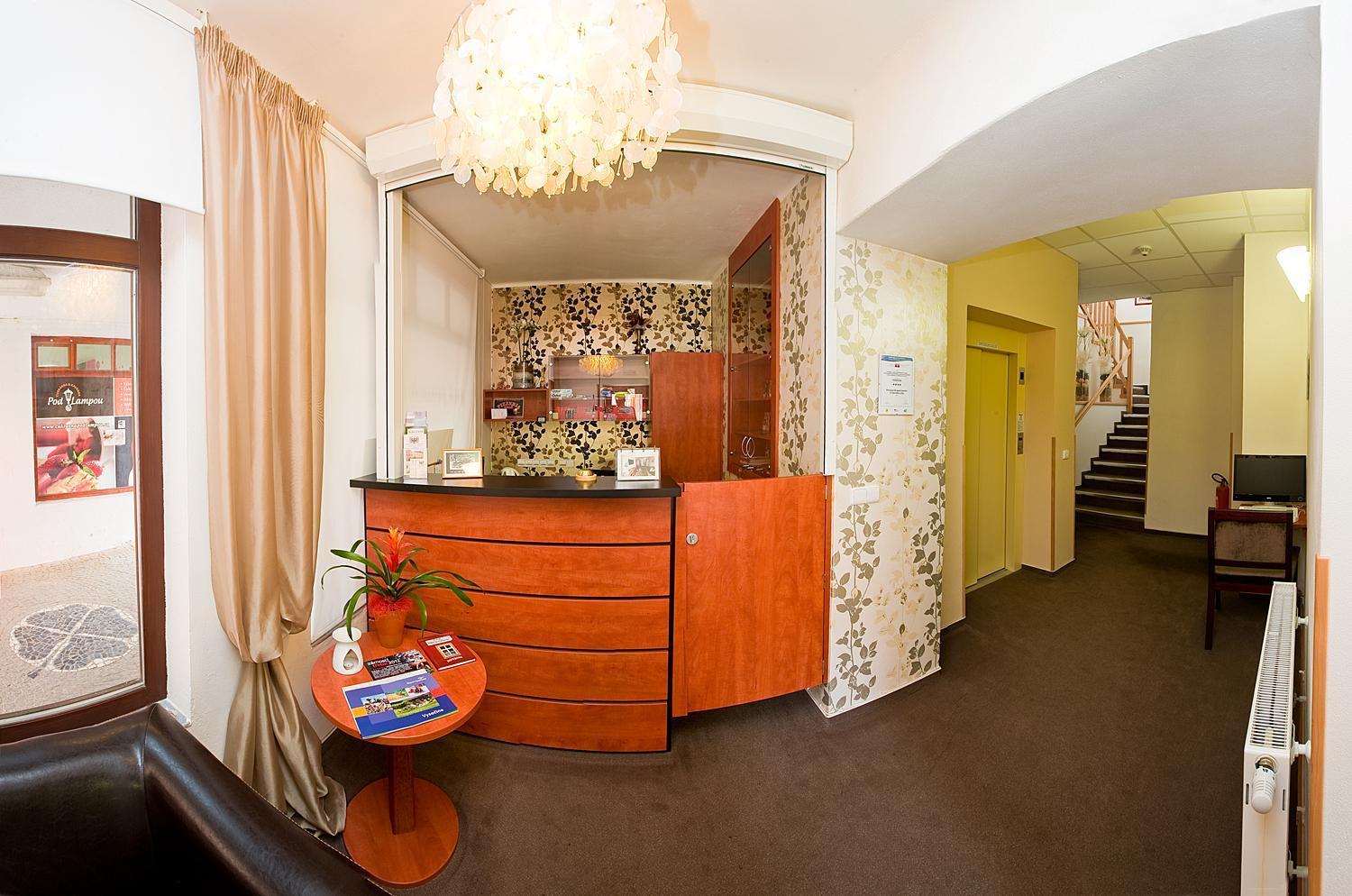 Hotel&Apartments U Černého orla Třebíč Buitenkant foto