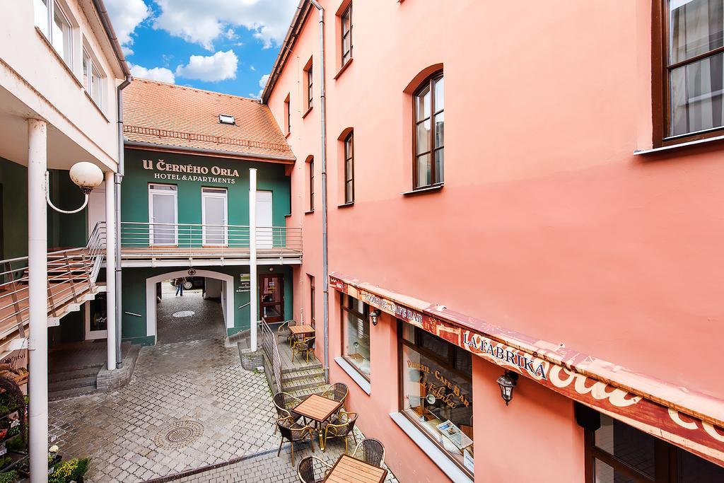 Hotel&Apartments U Černého orla Třebíč Buitenkant foto